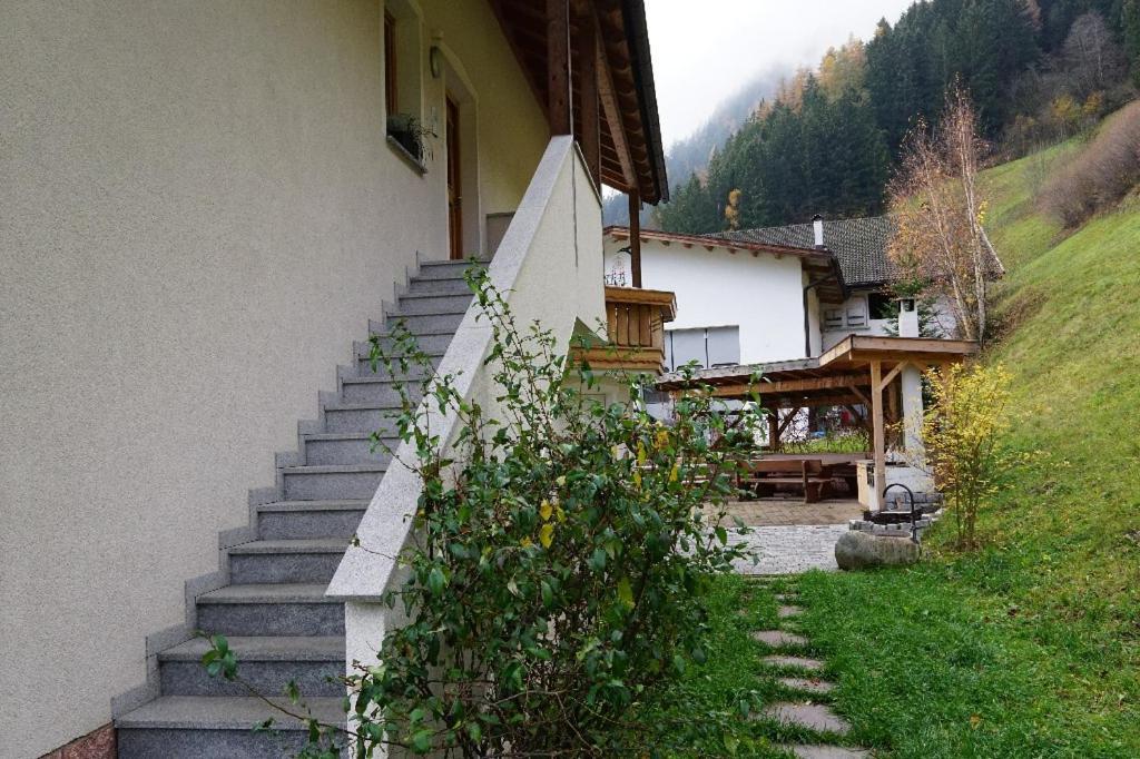Pretzerhof Villa Campo di Trens Bagian luar foto